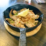 ピッツエリアバール　CACTUS　D'ORO - ・恵那鳥セセリのガーリックソテー