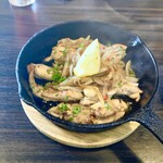 ピッツエリアバール　CACTUS　D'ORO - ・恵那鳥セセリのガーリックソテー