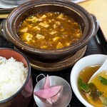蔵王飯店 - Dランチ「四川麻婆豆腐ランチ定食」  熱々土鍋で