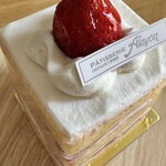 サロン・ド・テ・アルション - 苺のショートケーキ(\590)