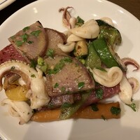 イル ビッライオ - 剣先イカと鎌倉野菜のアンチョビ炒め