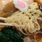 麺処 新白河 - 幅広のちぢれ麺