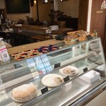 ブラック バーズ - 小さな店内