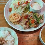 森のレストラン BOSCO - ランチセットのごはん、スープ