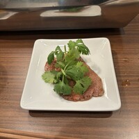 うしごろバンビーナ 銀座店 - 夏限定メニュー　パクチー添え。パクチー好きにはたまらない！！