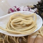 春日遅遅 - 加水率低めの中細ストレート麺