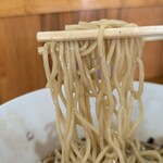 春日遅遅 - 新感覚のストレート麺　濃厚煮干しとベストマッチ