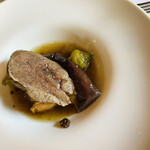 コム　シェ　ミッシェル - お連れ様の国産牛ほほ肉のブイヨン煮エストラゴン風味地味な見た目なんですが、これも歯が要らない程、柔らか✨