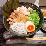 神楽 海老で鯛を釣る麺堂 - 