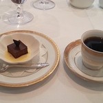 シュマンドール - 〆のデザートとコーヒー