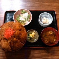 ごちそう家 ぽん太 八丁堀店 - ソースカツ丼大（ご飯大盛り）：全景図 by ももち