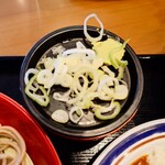 名代 富士そば - 適量の薬味。