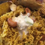 インド料理 パリワル - このチキンカブサとライタはよく合っていました