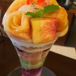 CAFE CUPOLA mejiro - バラ香る桃のパフェ