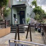 イヌコウボウ - 右奥にカッコいいバイクがたくさん