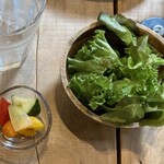 イヌコウボウ - ピクルスとサラダ