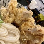讃岐うどん 白庵 - 大きな鶏天3個。ジューシーで美味しい。