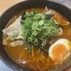 ラーメン大吉 - 辛味噌なので少し赤いですが、味噌ラーメンのスープな感じではないかなぁ