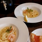 レストラン ボンジョリーナ 三鷹台 - エビのレモンクリームソースパスタ　こうやって提供してくれます