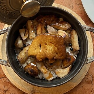 炊き立てフォアグラココット飯は炊き上がりにお時間を頂戴します
