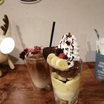 コドナカフェ - チョコパフェ、アイスカフェオレ