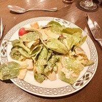 ロウリーズ・ザ・プライムリブ 恵比寿ガーデンプレイス店 - スピニングボールサラダ
