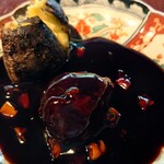 膳處漢ぽっちり - 牛スネの黒酢あんかけ。黒酢にういてる物体はにんにく
