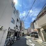 Dietro i tempi - 大通りから内側に入った静かな川口