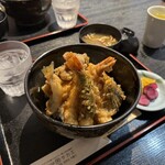 코다와리덮밥노 미세 사카에