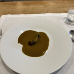 シャントレル - 7皿目
      鮑のシャンパン蒸し、肝のソース。