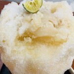 こひる庵 - 中は白あん　コーヒーあんも選べます