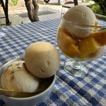 KIKI NATURAL ICECREAM - 手前小夏とパッションラムミルク　奥フルーツサンデー