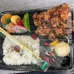 あっちゃん弁当 - 唐揚げデラックス弁当