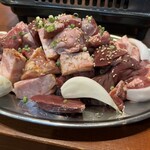 焼肉・ホルモン名嘉真 - 