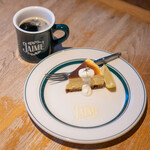 JAIME - ジャイムの自家製チーズケーキをレモンを一緒に