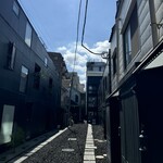 400℃ PIZZA - お店はこの奥にあります