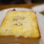 森珈琲店 - チーズトースト