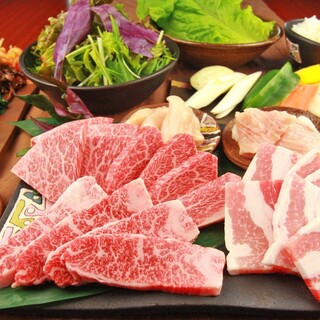 牛と豚が主役の食べ比べコース