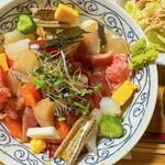 お食事処かまの - 海鮮ちらし丼（ごはん大盛り無料）　1800円