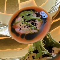 SALONE TOKYO - ジンケン海老の発酵西瓜スープ。冷製の前菜です