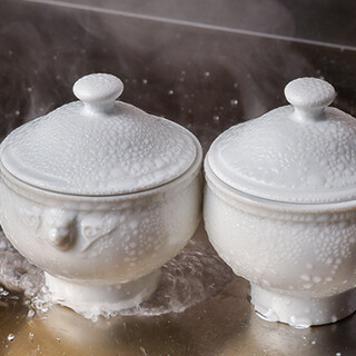 当店のシグネチャー「鉄板茶碗蒸し」