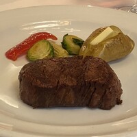 AKARENGA STEAK HOUSE - 180gはなかなかの大きさです！