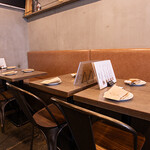 ナンバーエイト ピッツェリア - テーブル席