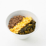 冷麺ちゅるん - 三色そぼろ丼