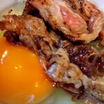 小川亭 とらちゃん - 切り落とし 200g をいただきました　生卵に絡めて