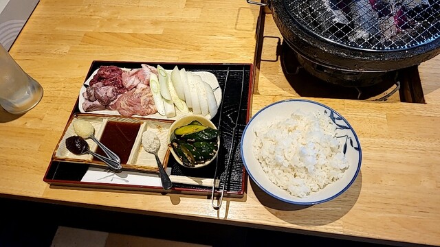 炭火焼肉ゆきめ屋>