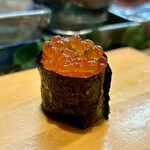 寿し辰 - Mさんリクエストのイクラ軍艦。幸せ気分になりますね♡