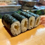 寿し辰 - 最後はわさびを効かせてもらった干瓢巻き♪
      このMugのお気に入りはお二人も気に入ってくれましたよ(^^)