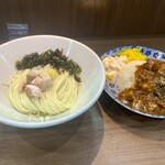 ヌードル＆スパイスカレー 今日の1番 - 海苔和え玉  