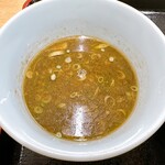 煮干しラーメン まとか - 特製煮干しつけ麺（塩）のつけ汁
